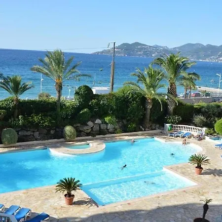 Bord De 4 Pers / 2 Piscines * Cannes