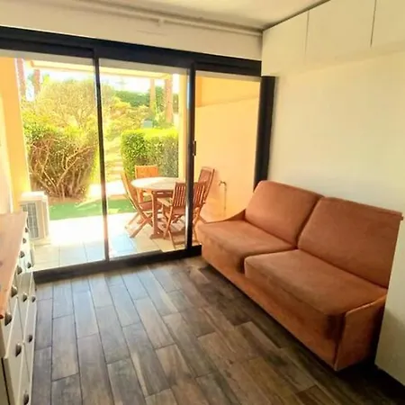 Bord De 4 Pers / 2 Piscines * Cannes